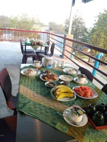 Фото Shwe Wun Yan Motel