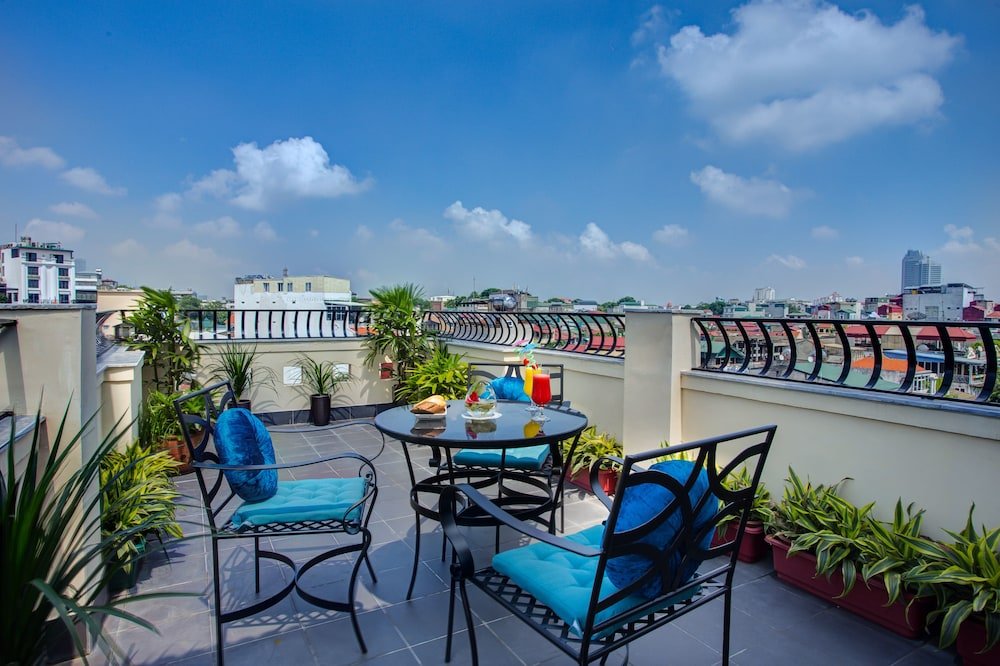 Фото отеля 1