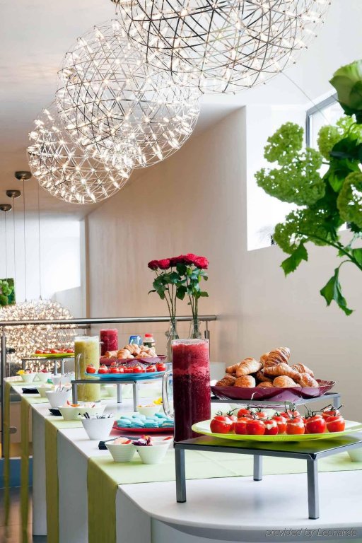 Фото Mercure Marseille Centre Vieux Port