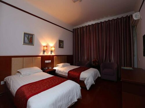 Гостиница GreenTree Inn Jinan Yaoqiang Airport Airport Road Business Hotel