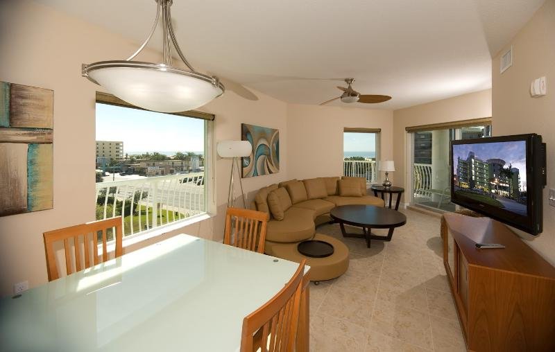 Фото Crystal Palms Beach Resort