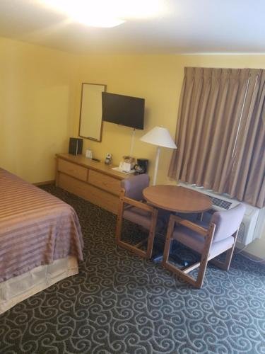 Фото Travelodge by Wyndham Wenatchee