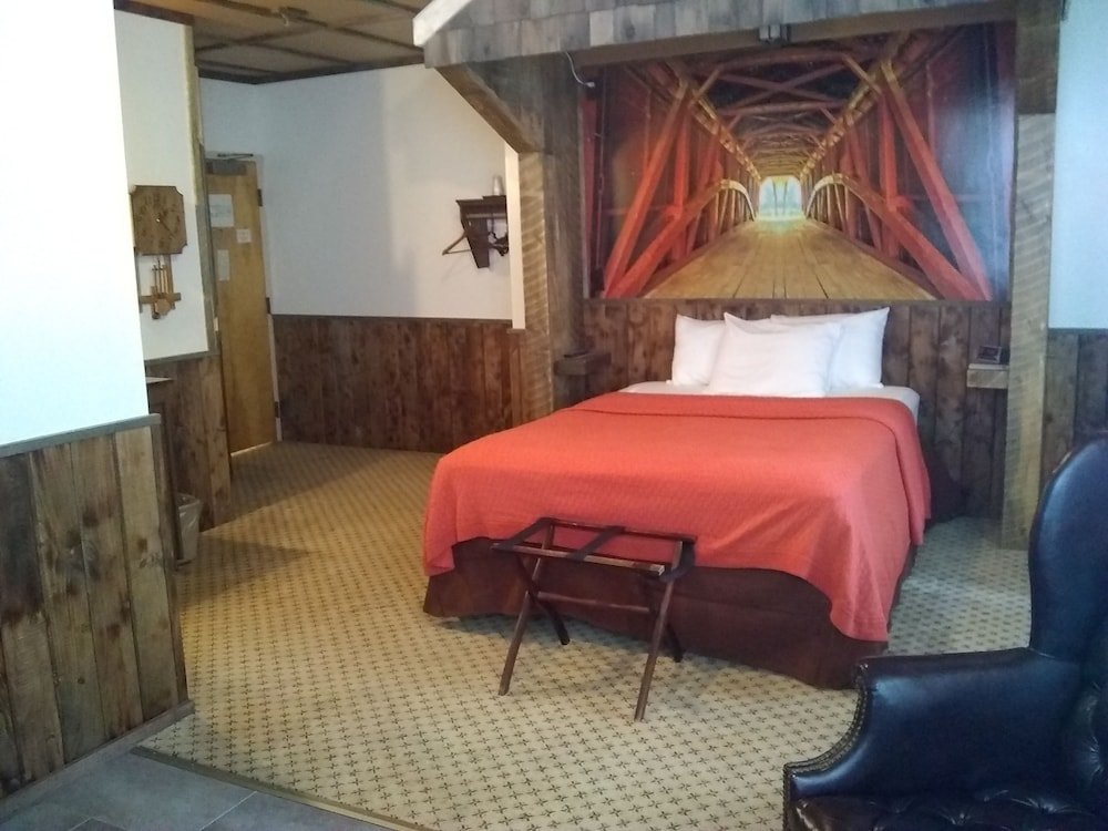 Фото The Charles Inn at Vacationland Inns