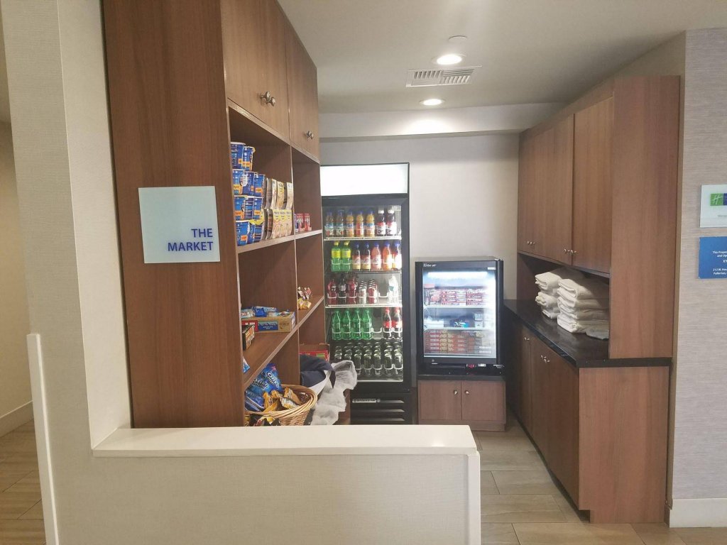 Фото Holiday Inn Express Fullerton - Anaheim, an Ihg Hotel