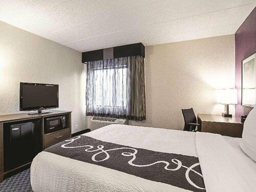 Гостиница La Quinta Inn & Suites by Wyndham Baltimore N White Marsh