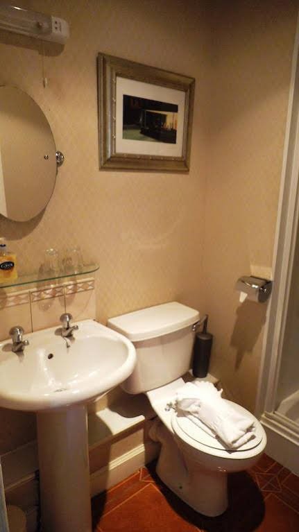 Фото The Alexander Guest House