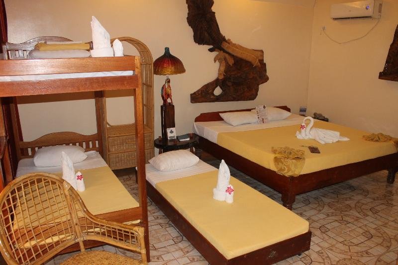 Фото Deep Forest Garden Hotel