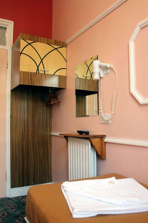 Фото Oyo Vegas Hotel