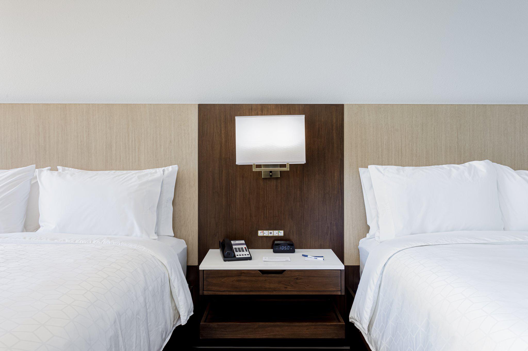 Фото Holiday Inn Express Pensacola Beach, an Ihg Hotel