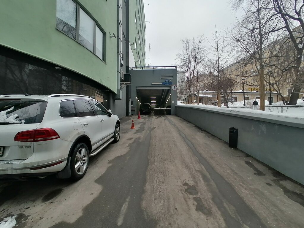 Автомобильная парковка Парковка, Москва, фото