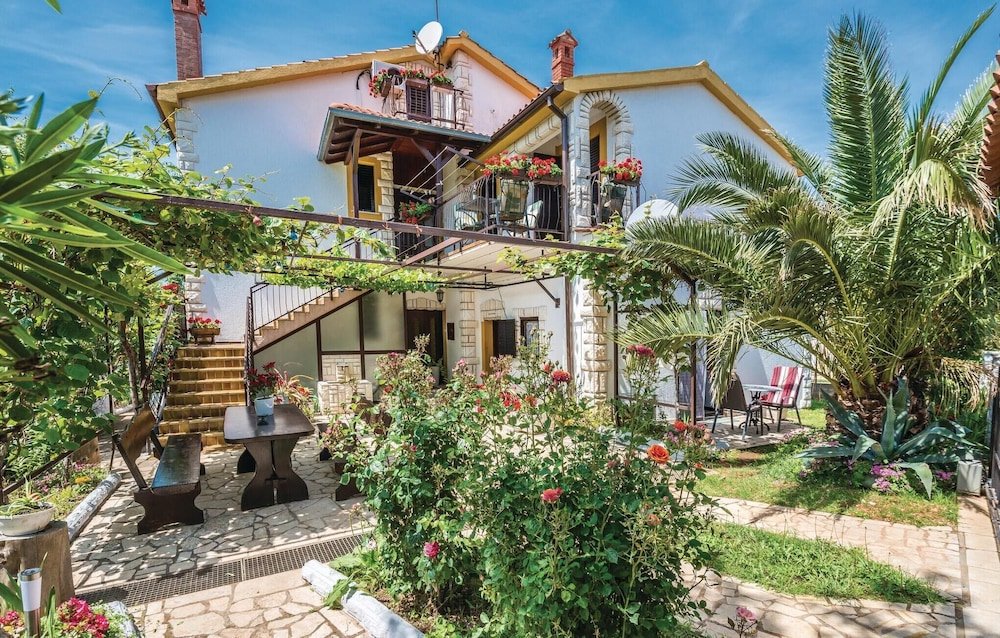 Фото Apartments Orange Medulin