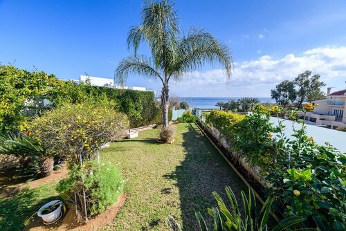 Гостиница Вилла Lombardi в Протарасе