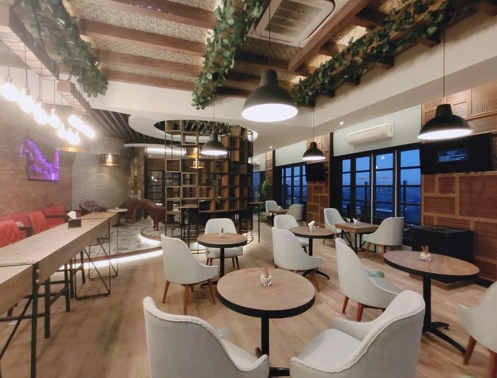 Фото Bigland Hotel Bogor