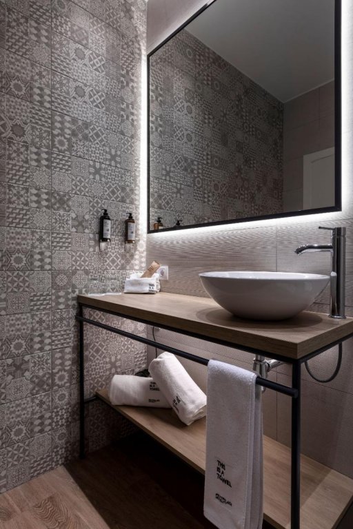 Фото Petit Palace Plaza de la Reina