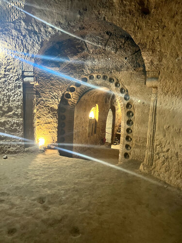 Turistik yerler Levon Arakelyan's Magical Cave, Kotayk, foto