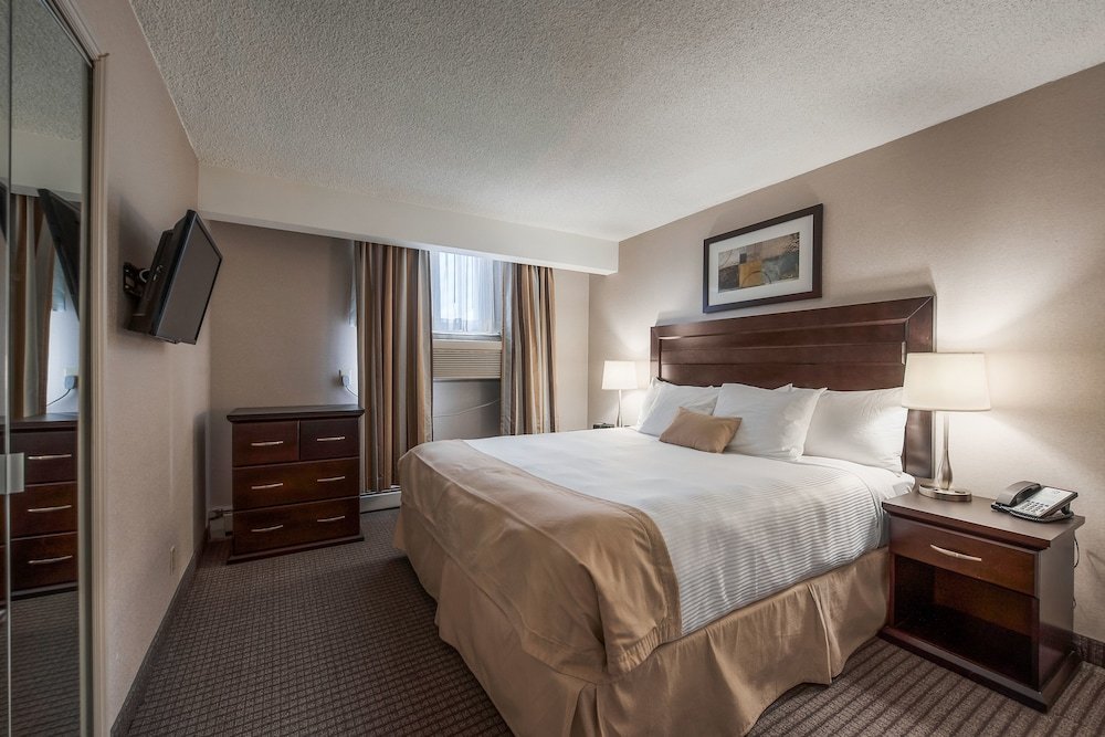 Фото Regency Suites Hotel