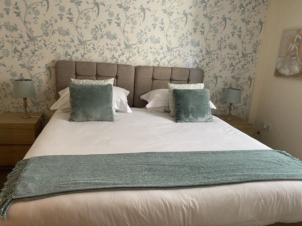 Фото La Scala Inverness City Apartment