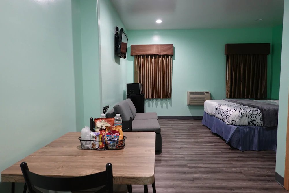 Фото 24 Hours Motel