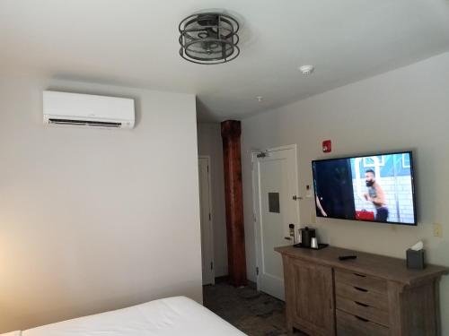 Фото The Railroad Inn