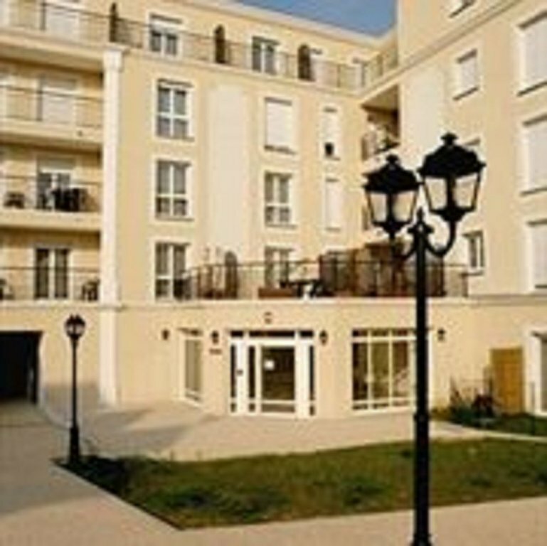 Гостиница City Résidence Bry-sur-Marne