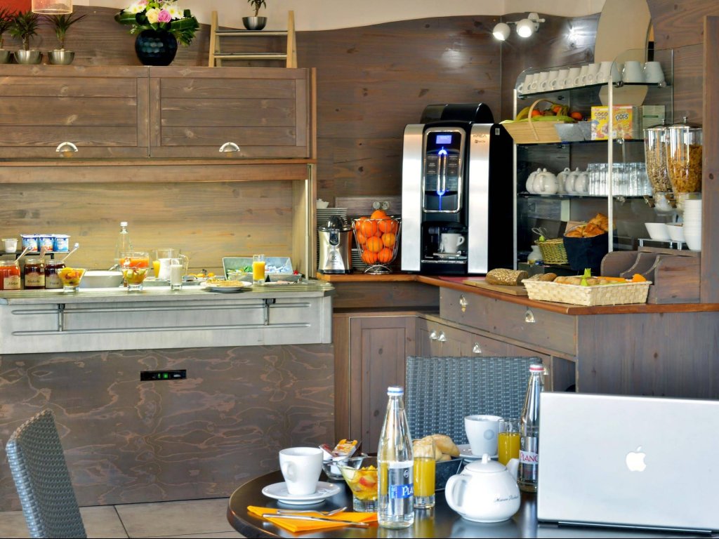 Фото Beaujoire Hotel