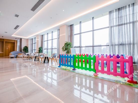 Фото Holiday Inn Express Yantai Fulai