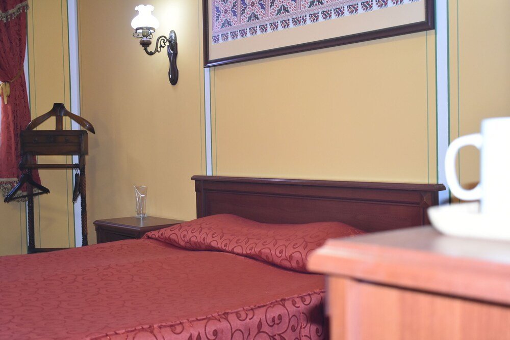 Фото Family Hotel at Renaissance Square