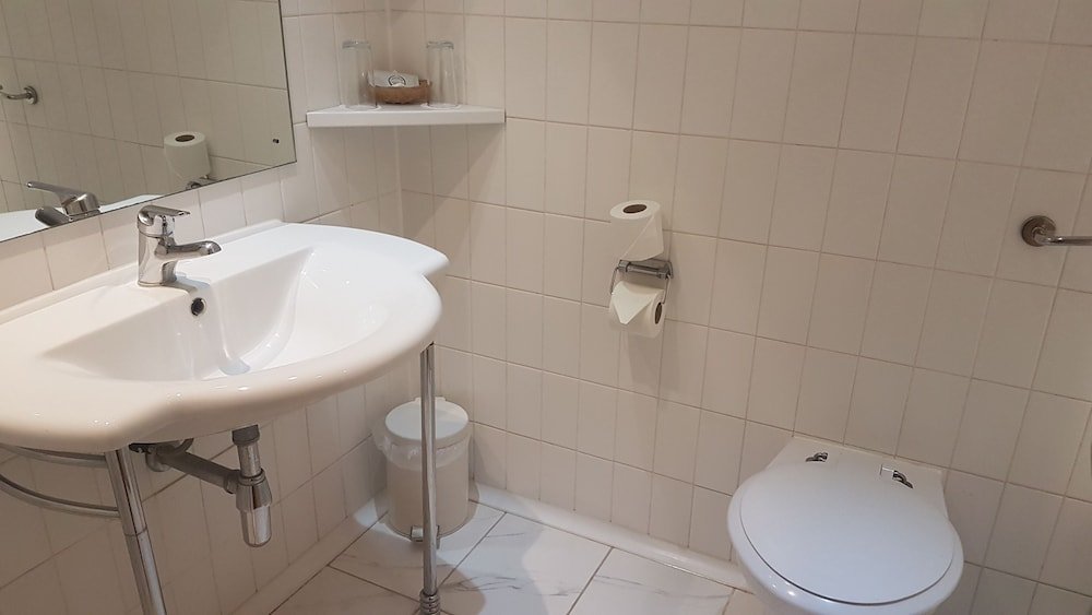 Фото St Giles Heathrow Hotel