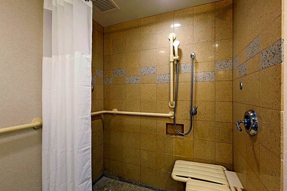 Фото Wyndham Grand Pittsburgh Downtown