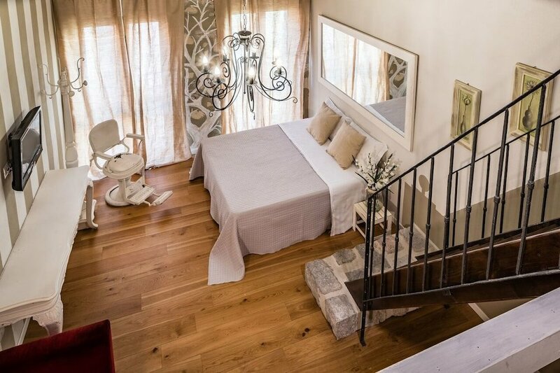 Гостиница Oisife Apartment в Кальяри