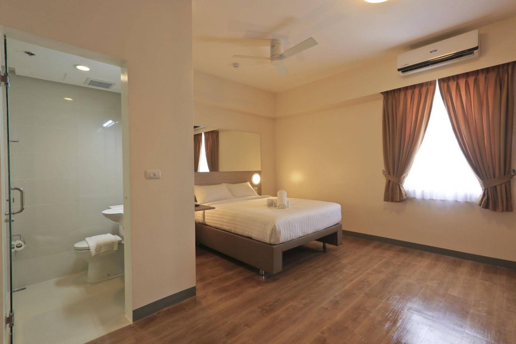 Фото Red Planet Makati Amorsolo