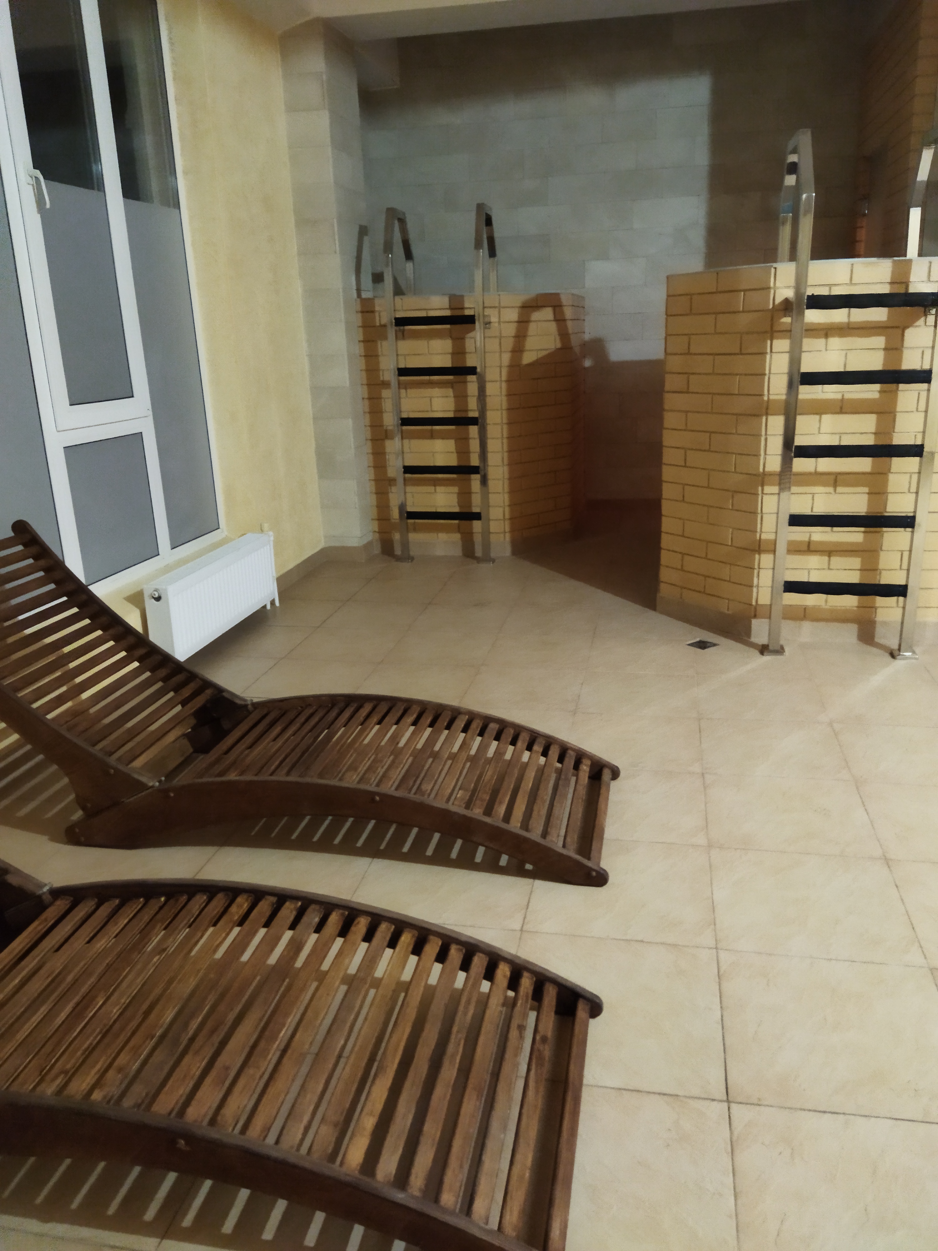 Фото Central Inn Conference Hotel