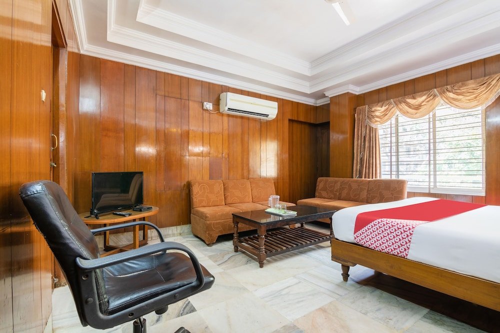 Фото Oyo 3778 Hotel Pulkeshi