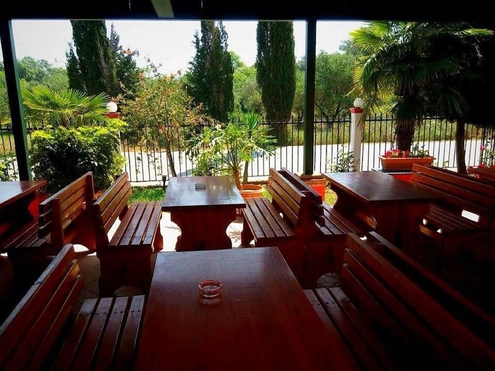 Фото Nikos Villas