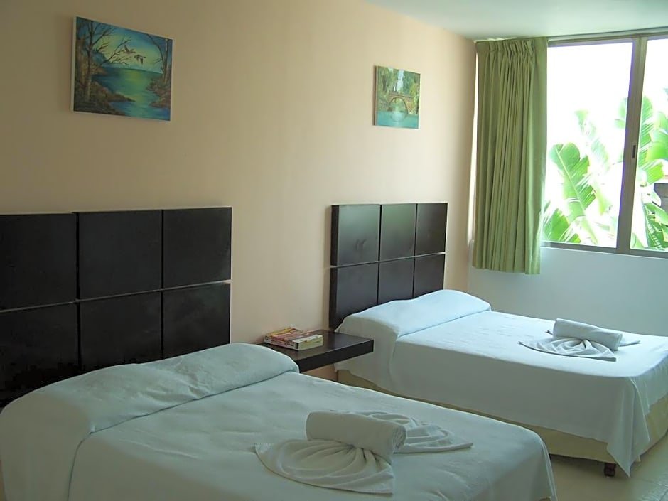 Фото Hotel Plaza Playa