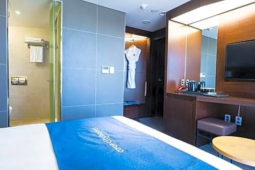 Фото Co-op City Hotel Harborview