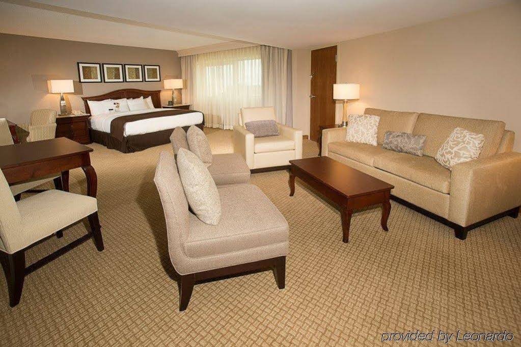 Фото DoubleTree by Hilton Orlando Airport