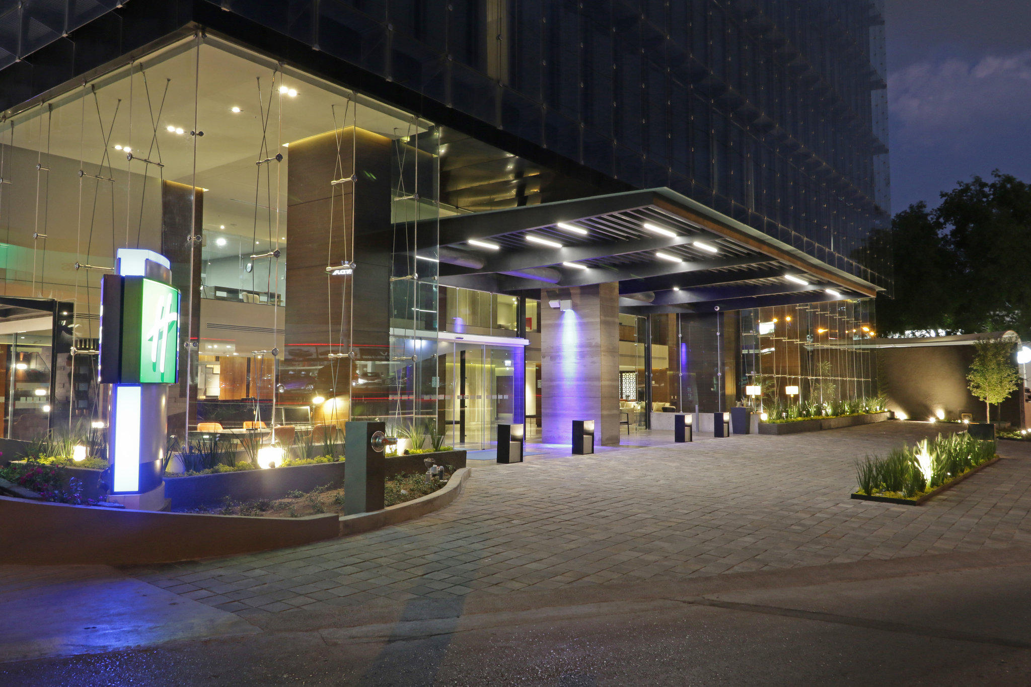 Фото Holiday Inn Express & Suites Monterrey Valle, an Ihg Hotel