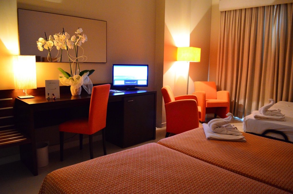 Фото Hotel Bahía Calpe by Pierre & Vacances