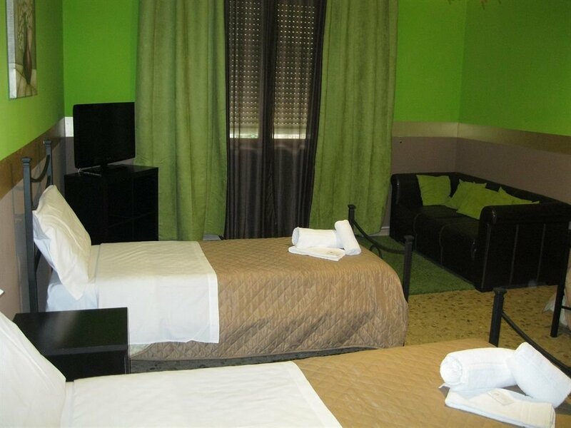 Гостиница Divina B&b в Вероне