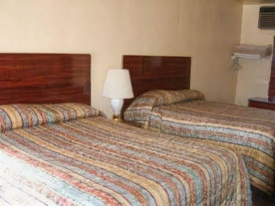 Фото Sky Ranch Inn