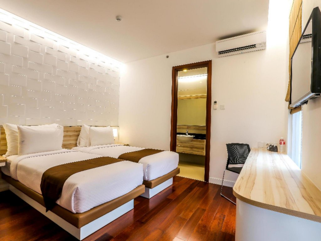 Фото The Alimar Hotel