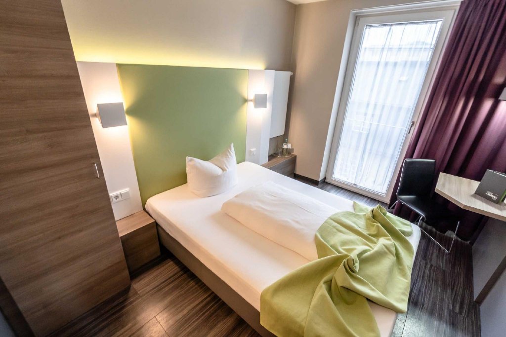 Фото Hotel Demas City