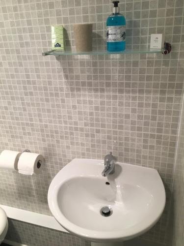 Фото The Chestnuts Guest House