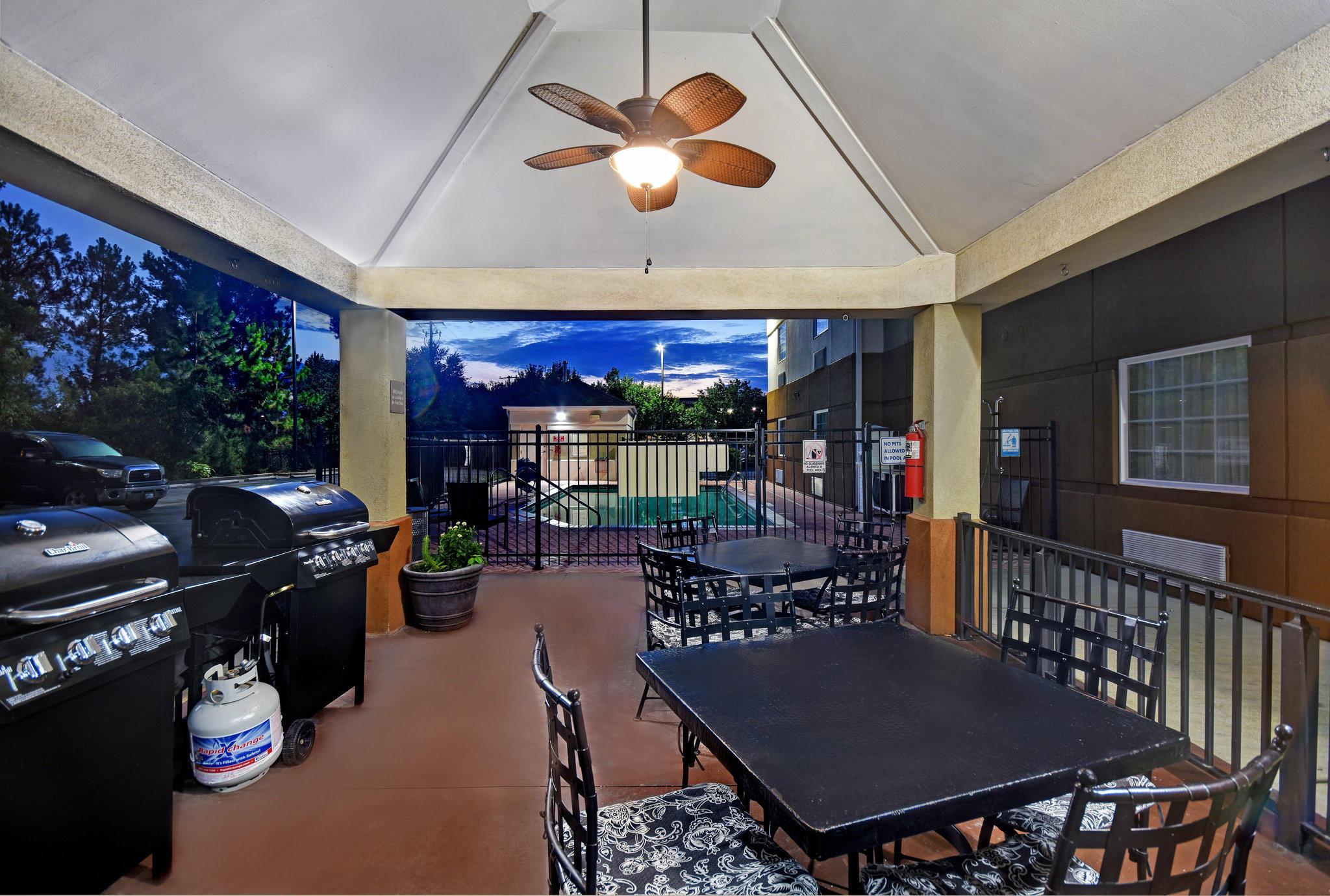 Фото Candlewood Suites, Columbia/Ft. Jackson, an Ihg Hotel