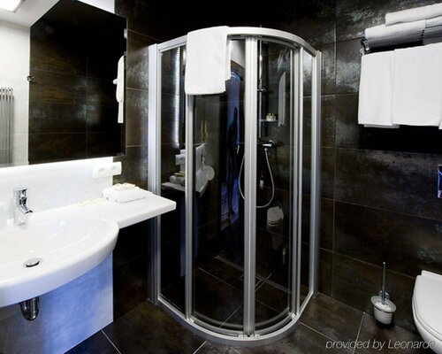 Гостиница Hotel Symfonia в Велюни