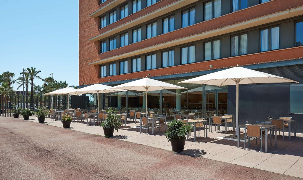 Фото Hotel Nh Hesperia Barcelona del Mar