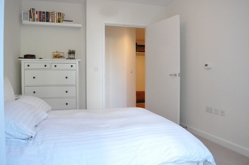 Фото Fantastic Modern 1 Bed in Brixton