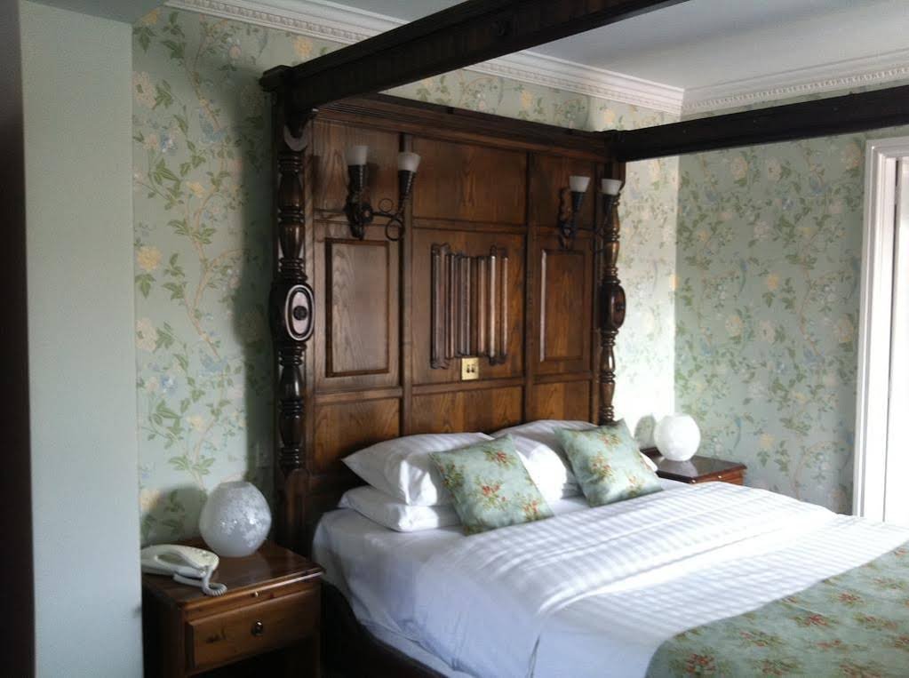 Фото The Lion Hotel