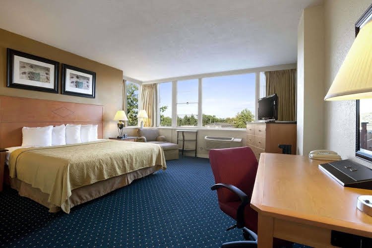 Фото Days Inn & Suites by Wyndham Lebanon Pa